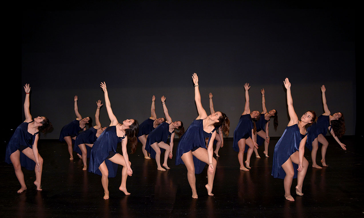 chicas del 2019 atuendo azul baile de conte-fusion