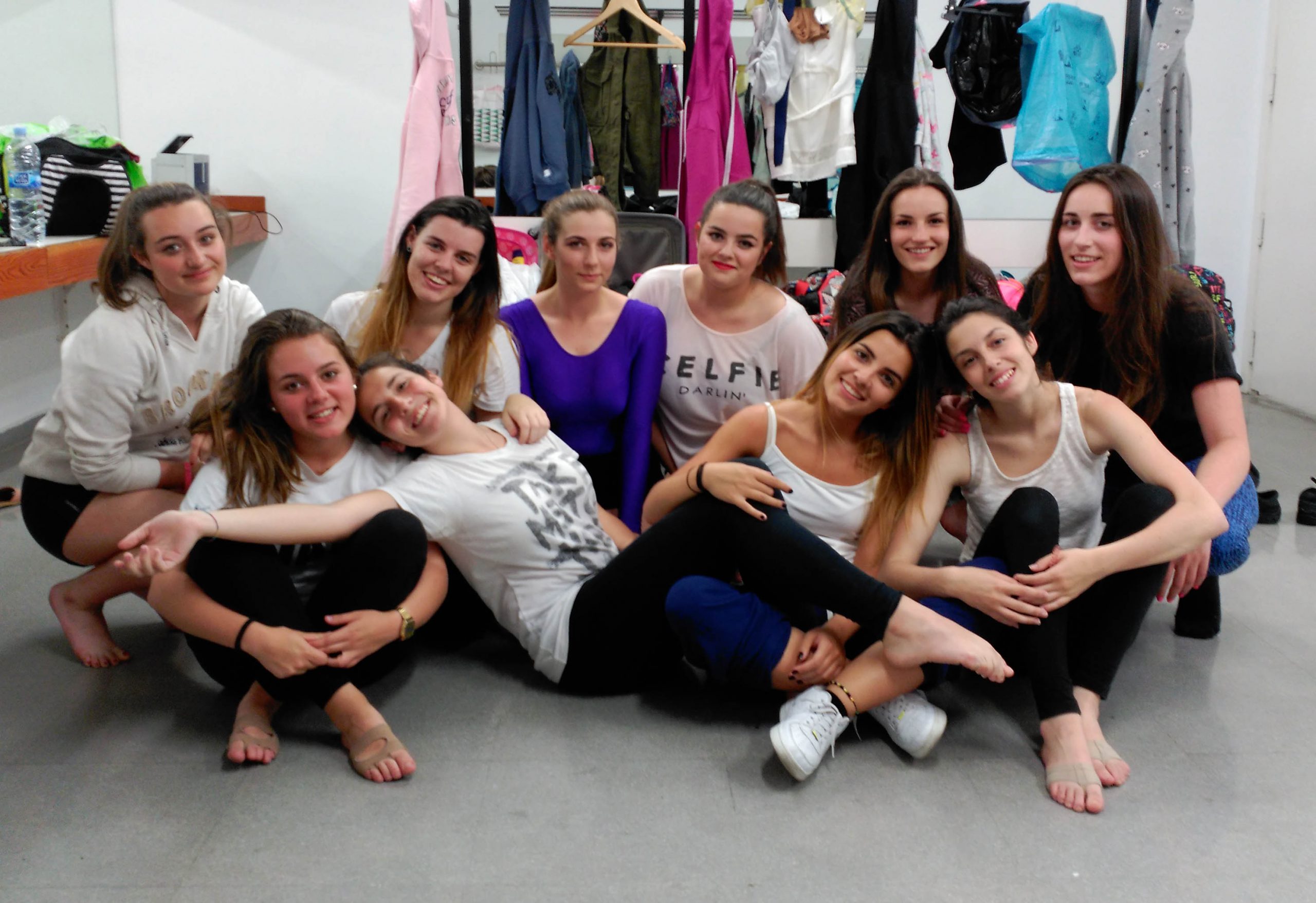 Chicas en el camerino de Burgos